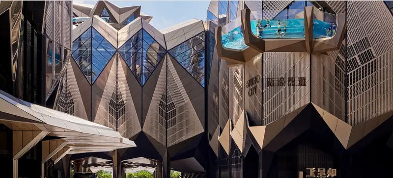 Eco-hotel inspired by Hollywood.