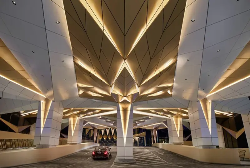 Eco-hotel inspired by Hollywood.