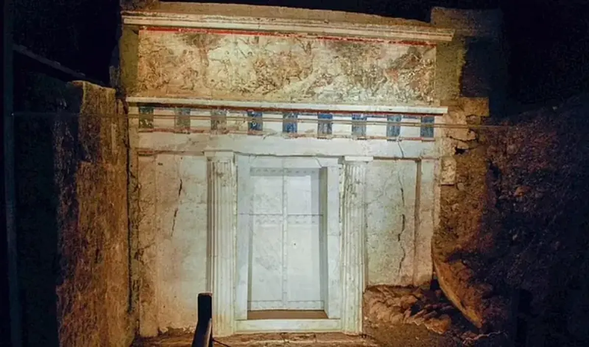 The Secret of Vergina: A Sacred Chiton of Alexander the Great Found in Greece