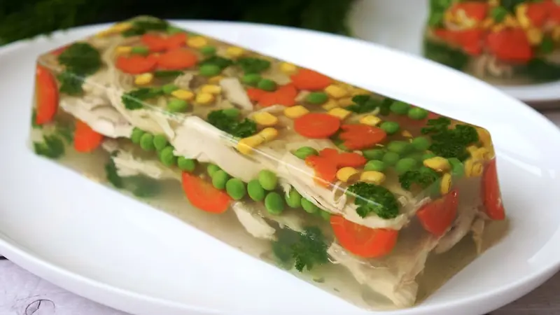 An alternative to aspic: recipe for jellied chicken.