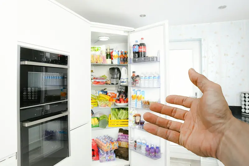 Your refrigerator is a mess: common mistakes in the main kitchen appliance.
