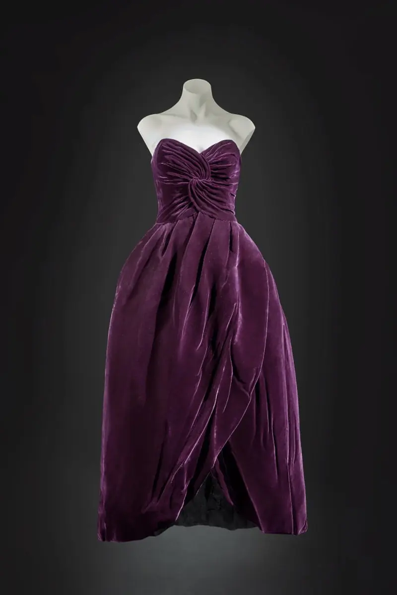 Velvet Tulip: The famous dress of Princess Diana will be sold at auction.