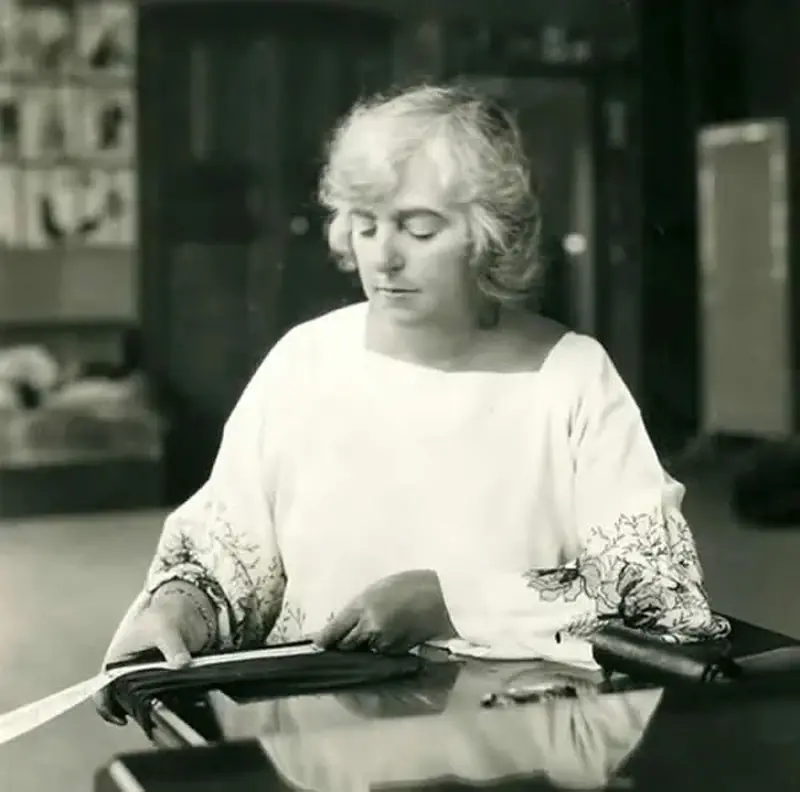 The architect of beauty, Madlen Vionnet, or the couturier who disregarded fashion.