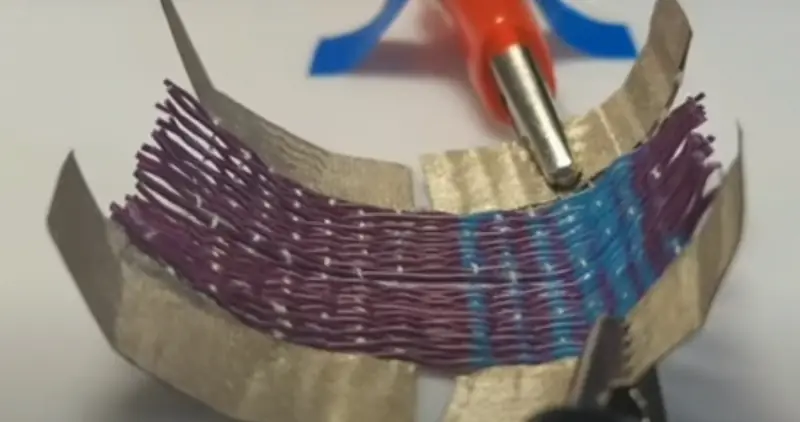 Scientists have invented smart fabric that changes color and shape in response to heat and electricity.