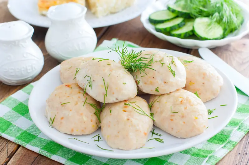 Delicious diet: recipe for steamed apple patties.