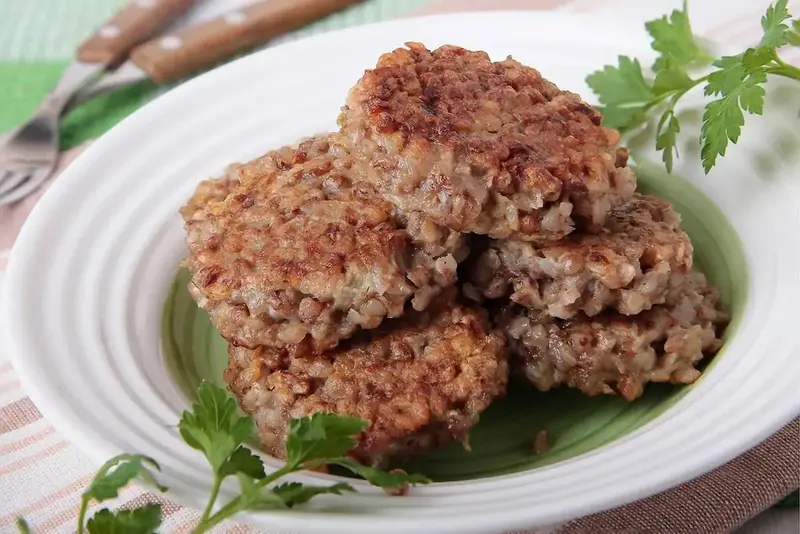 Lenten recipe: buckwheat patties with mushrooms