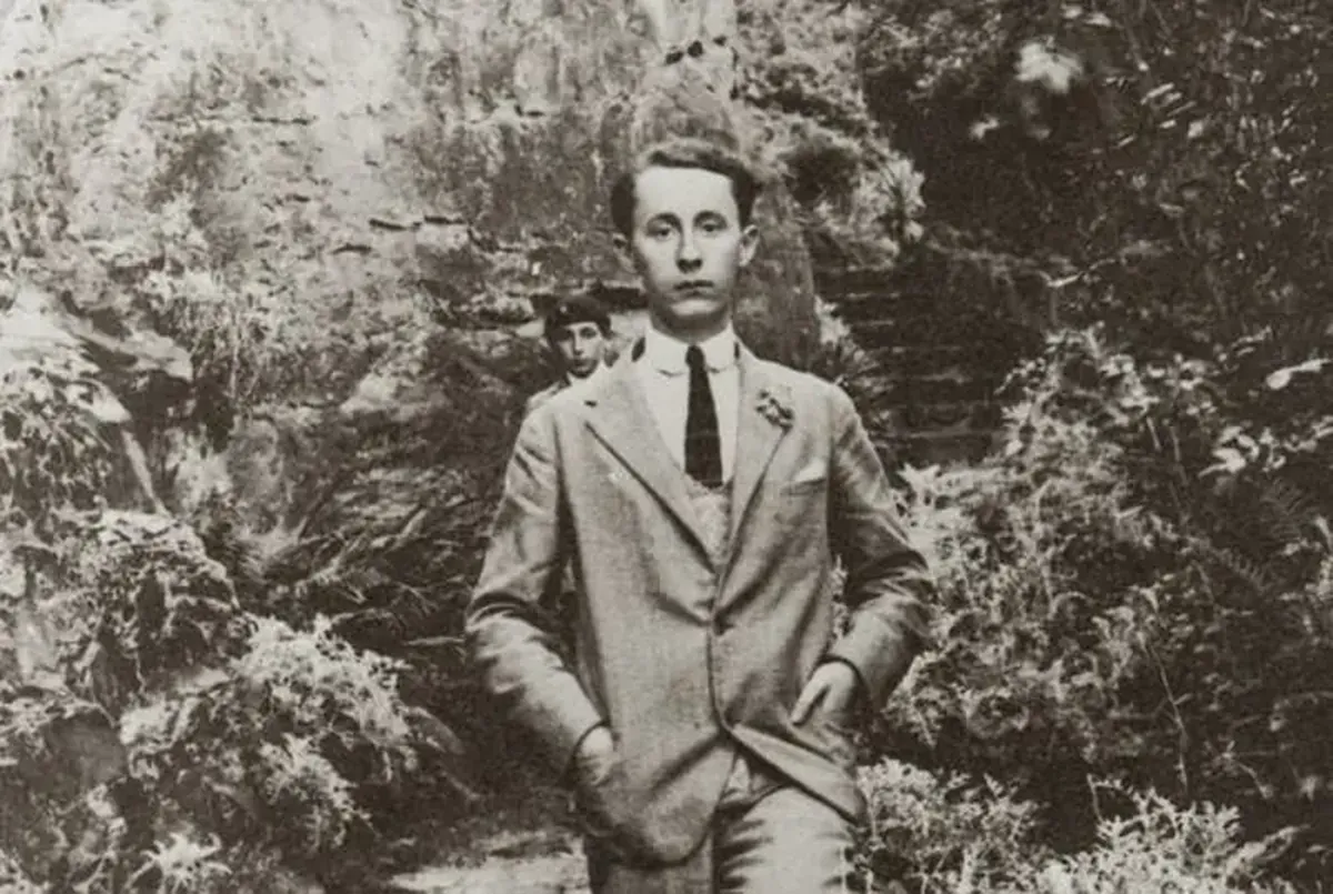 Christian Dior: a diplomat who escaped into fashion.