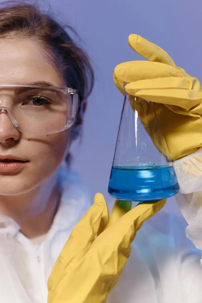 There are about 240,000 microplastics in a liter of bottled water: the figure is shocking.
