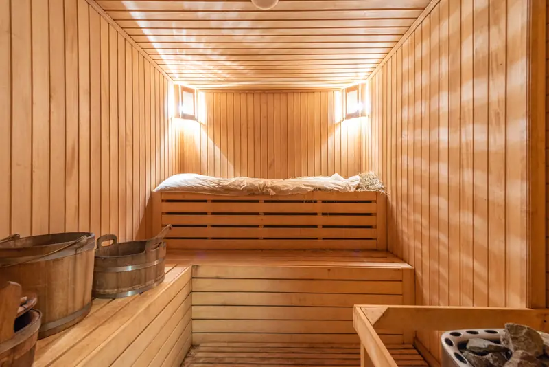 Go to the sauna: when does steam not break bones?