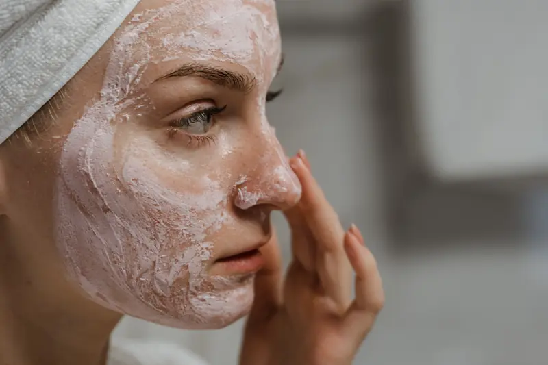 Summer challenges: the skin needs protection.