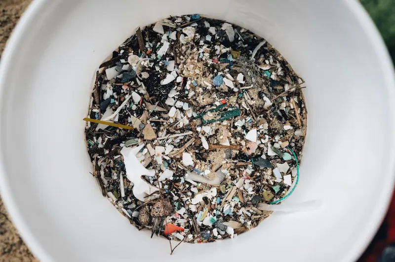 They contain microplastics and can cause cancer: 10 common products to be aware of.