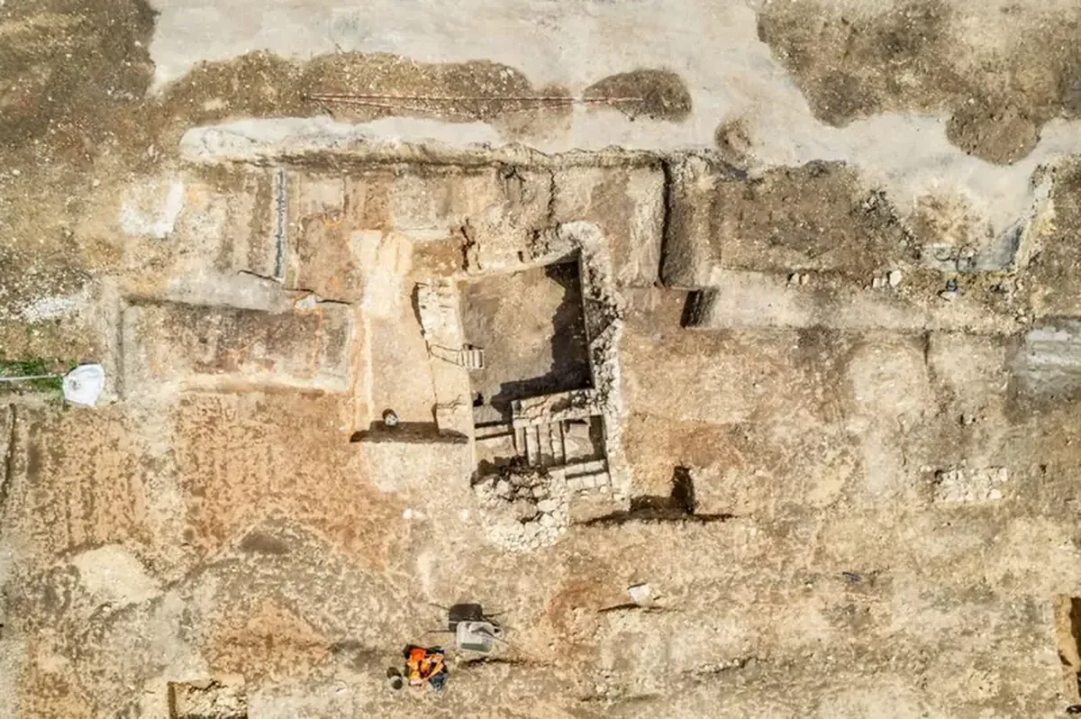 Near Paris, archaeologists have uncovered a large ancient Roman city.