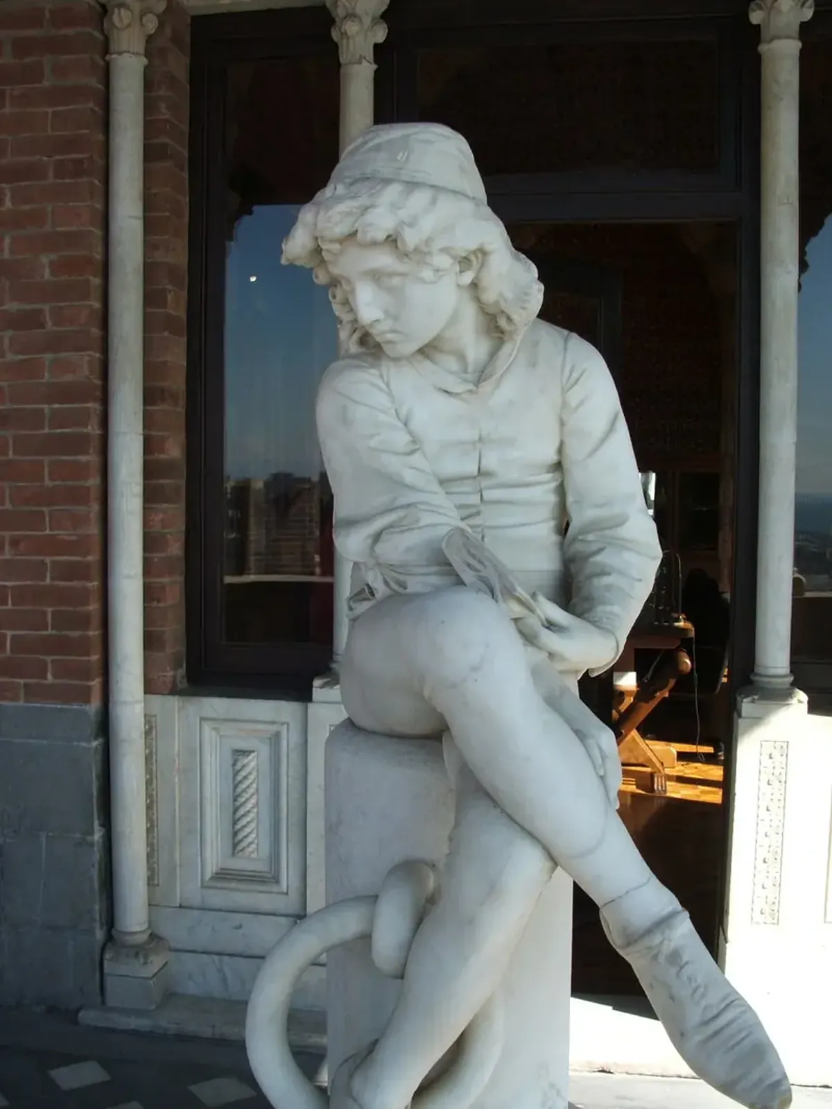 Christopher Columbus: a traveler in life and after death