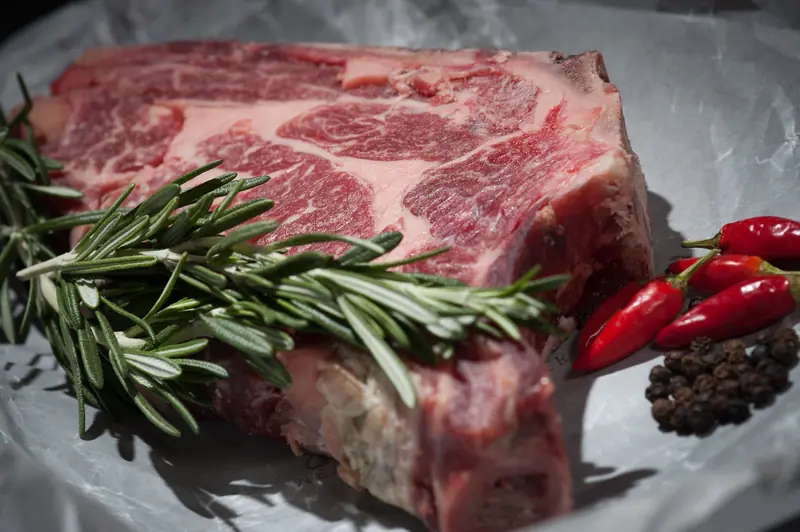 Kitchen taboos: experts identify subtle factors contributing to food poisoning.