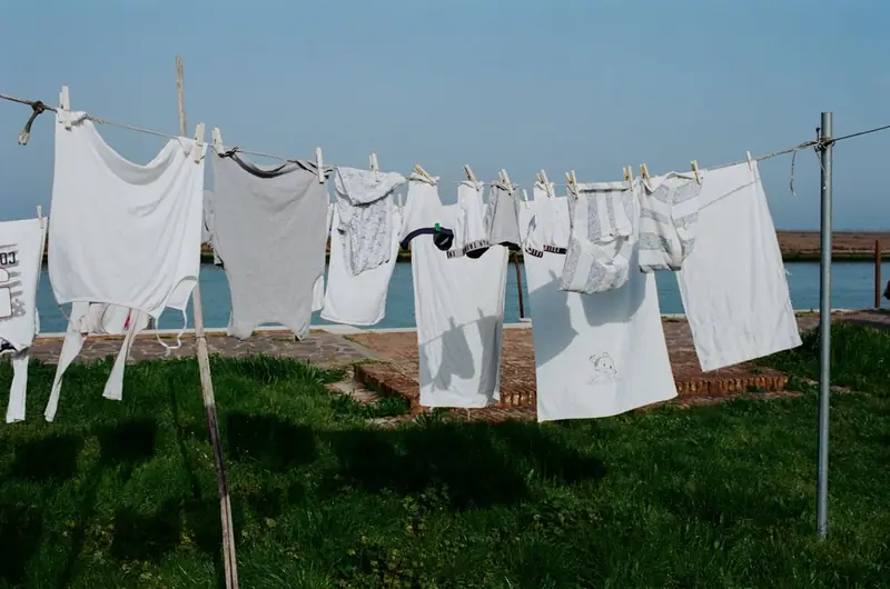Do not dry laundry outside during extreme heat, advises an expert.