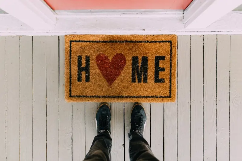 Microbiologists warn: never wear outdoor shoes inside your home!