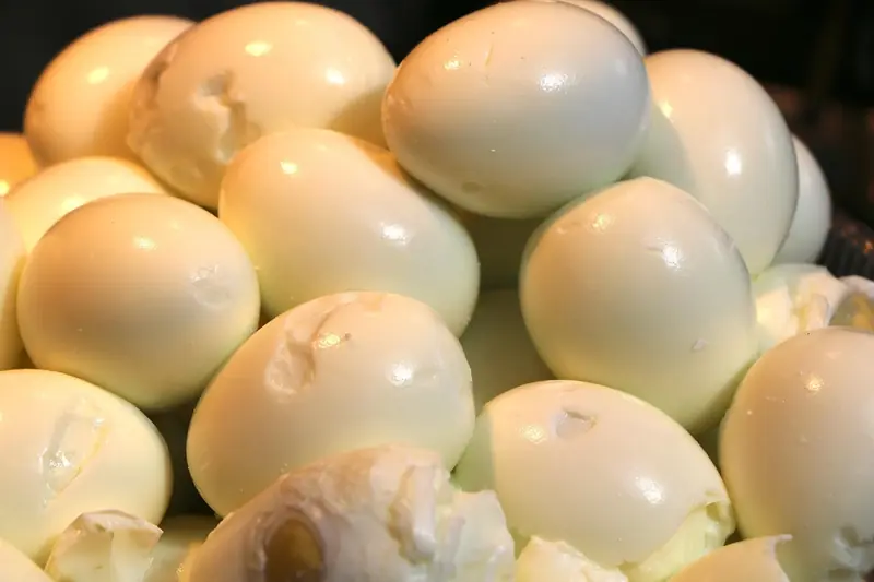 According to science: what's the easiest way to peel boiled eggs?