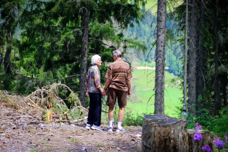 Without creaking and groaning: how to get up without pain as you age.