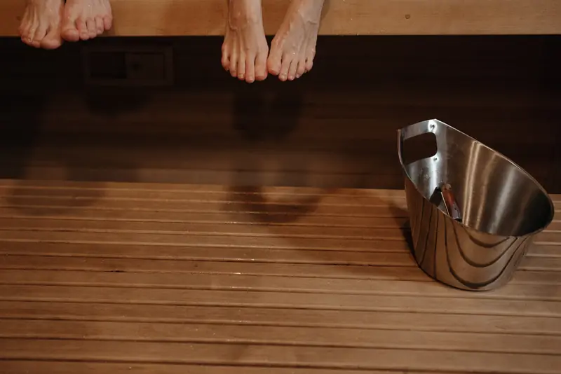 Go to the sauna: when does steam not break bones?