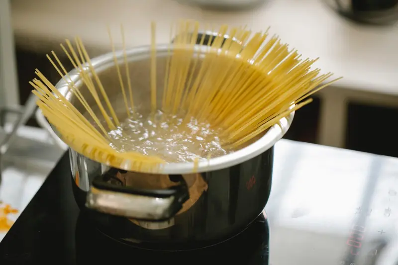 The Nobel laureate explained how to cook pasta economically. Italians are upset.