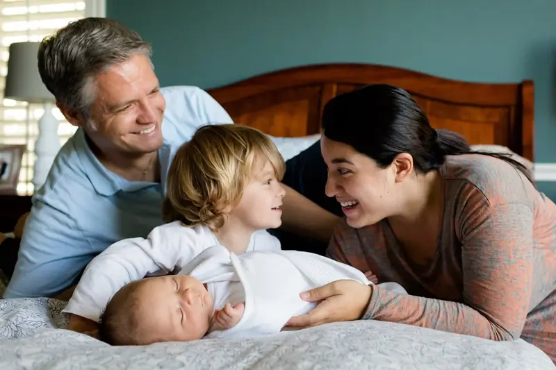 Late fatherhood and intelligence: is there a connection?