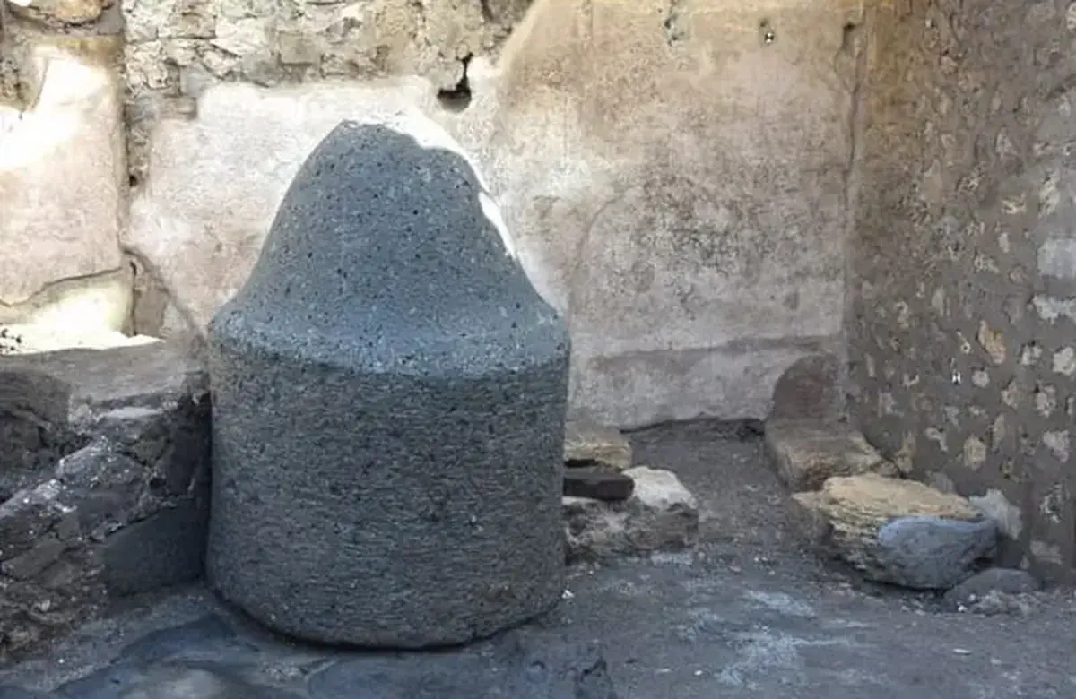 In Pompeii, the ruins of a bakery-prison have been uncovered.