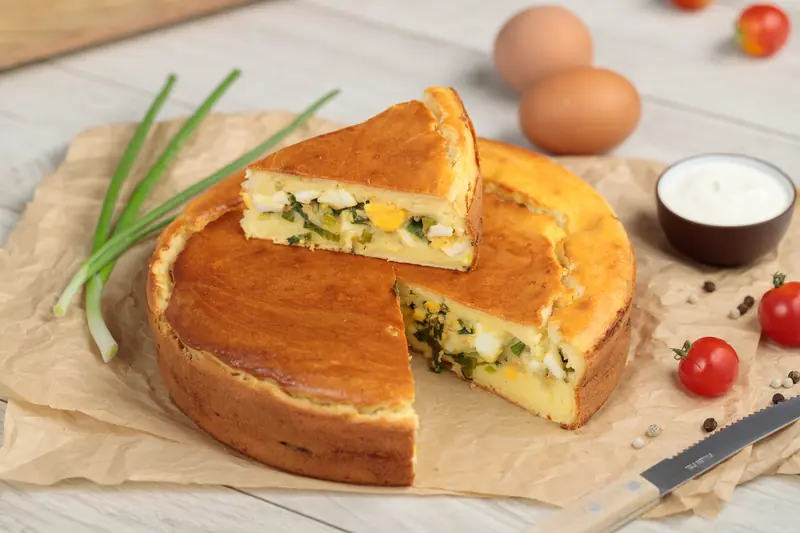 Quick recipe: kefir pie with onions and eggs.