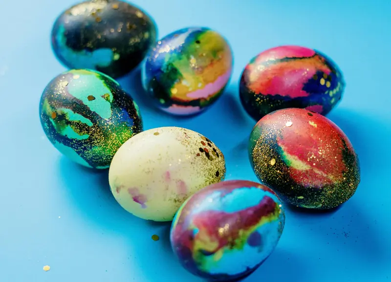 Holiday hacks: how to dye eggs for Easter.
