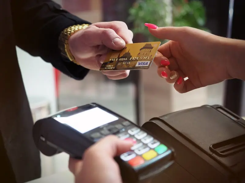Planet of Prodigals: Cashless Transactions Encourage Higher Spending