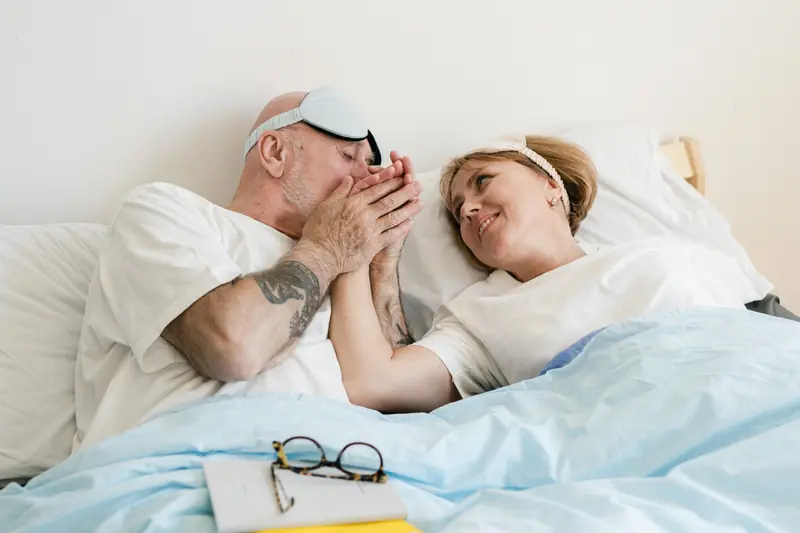 Sleepy tenderness next to a loved one is a sign of a happy relationship, according to psychologists.