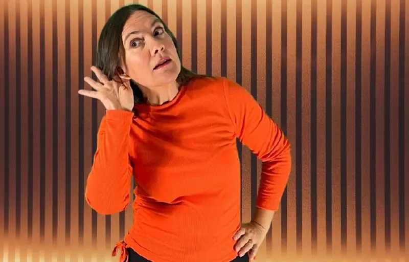 Scientists have discovered a trick that will help improve hearing in a noisy room.