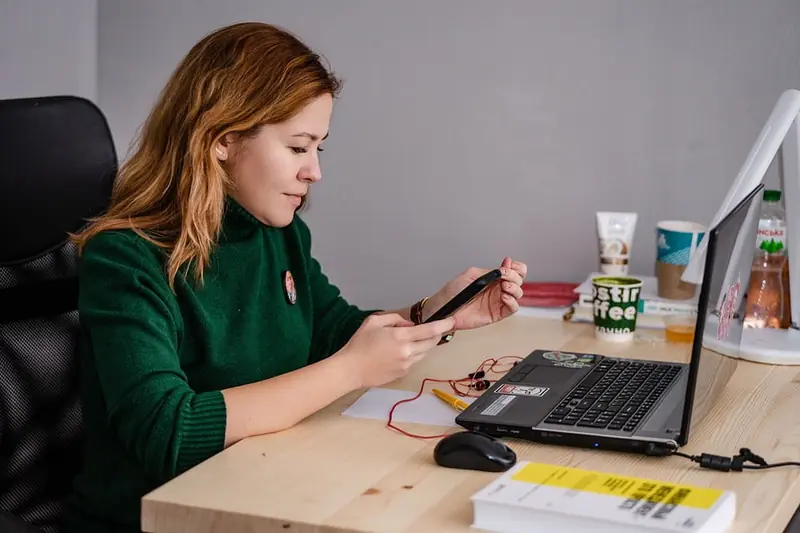 Sedentary work hides a deadly danger: how to counteract it.