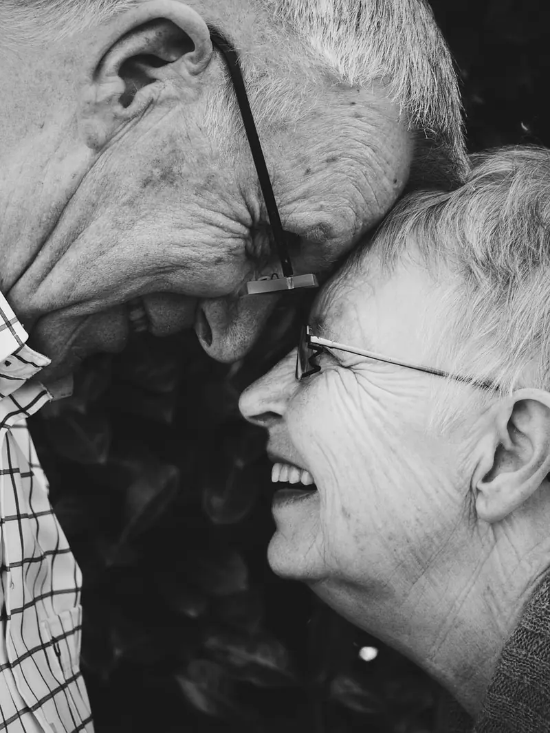Laughter therapy: laughter contributes to a longer life.