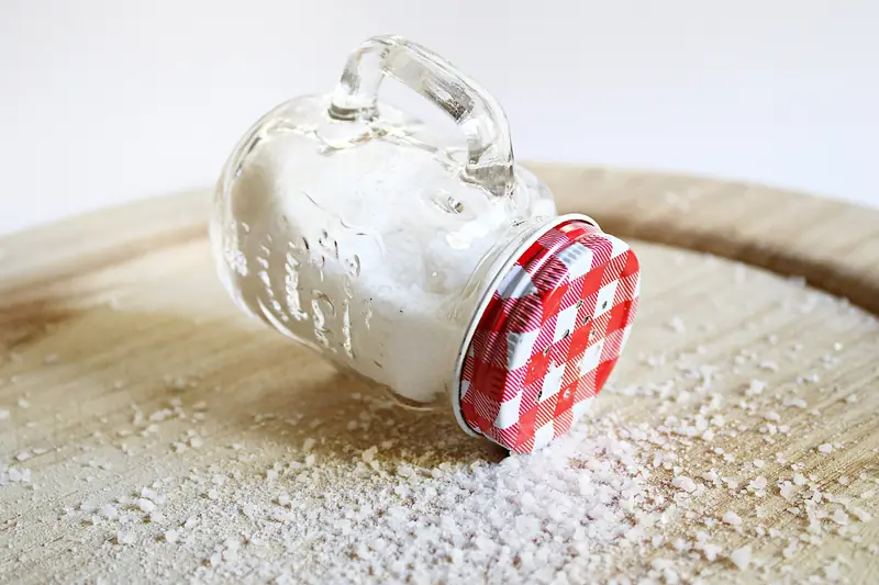 Four glaring signs that we are consuming too much salt.