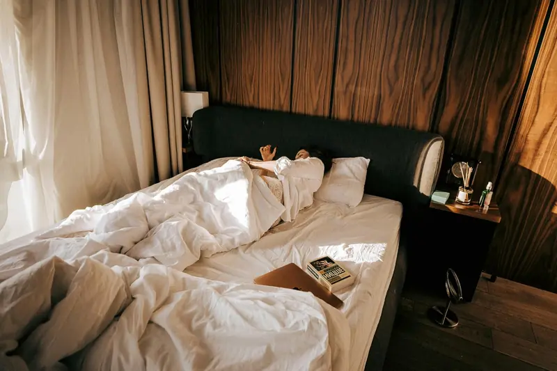 Twenty minutes of sunlight before waking up brings a sense of vitality.