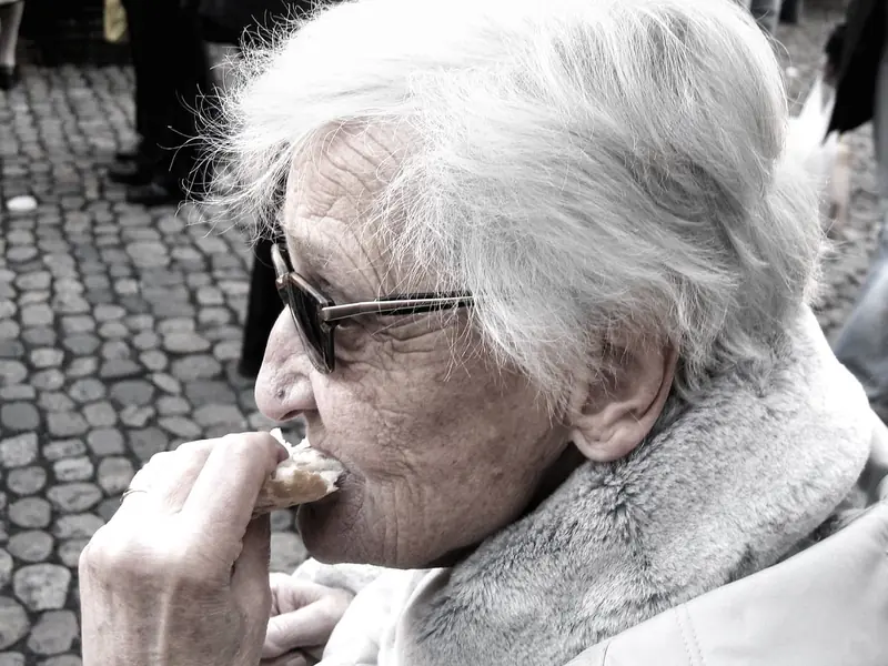 A lack of fiber in the diet accelerates brain aging.