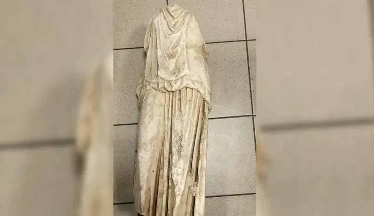 An ancient statue over 2000 years old has been found in a garbage dump in Greece.