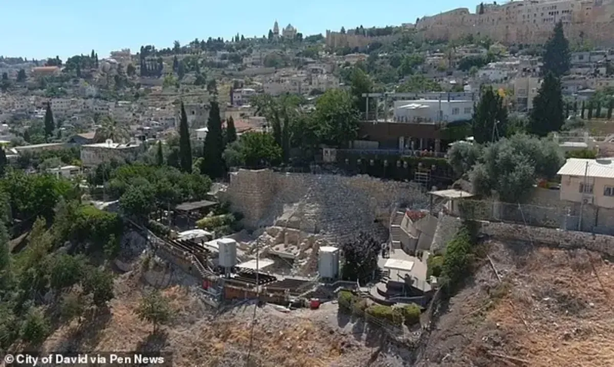Archaeologists have uncovered the mystery of the legendary wall of Jerusalem.