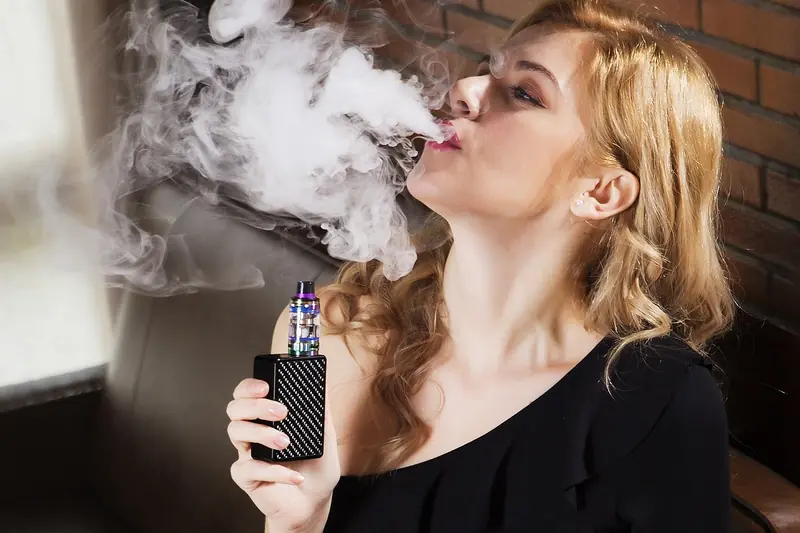 The physical condition of young vapers and tobacco cigarette smokers is equally poor.
