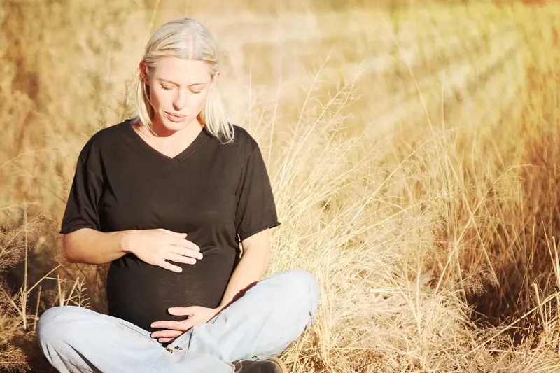 Pregnancy accelerates biological aging, according to scientists.