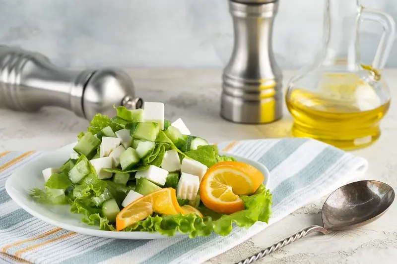 Spring on the table: recipe for a green salad