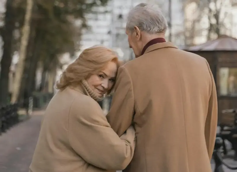 Why do women age more slowly than men?