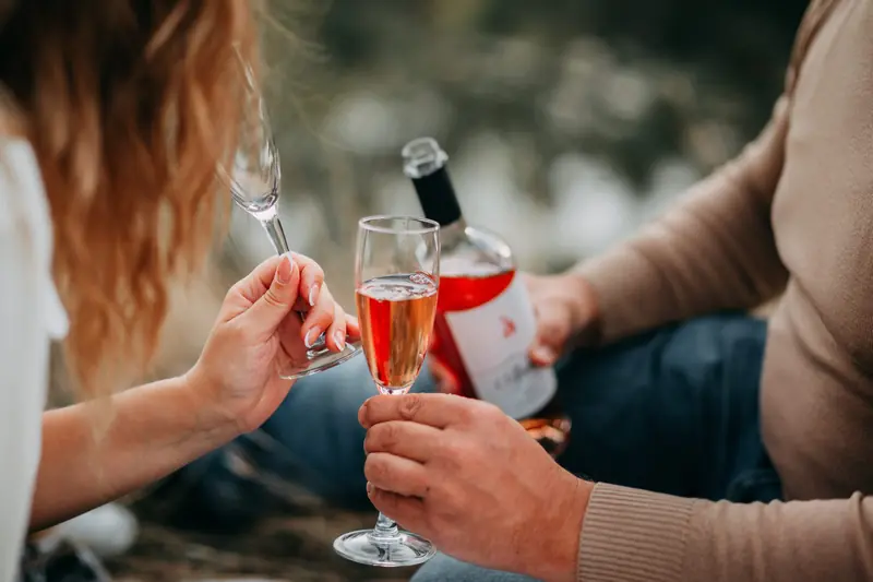 An unhealthy lifestyle brings couples closer together faster than shared runs do.