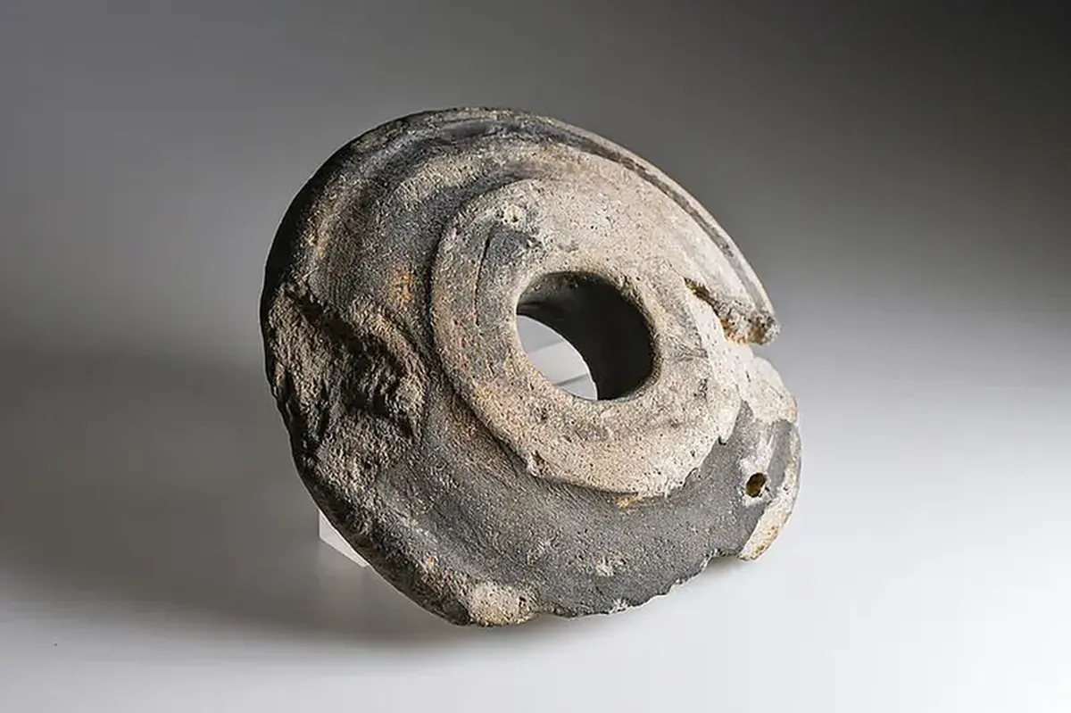 Ceramic sinker (14th century)