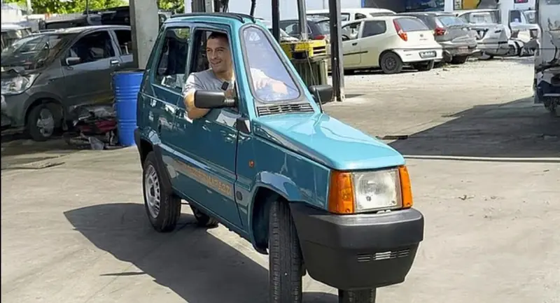 Autojart: an Italian has created the world's narrowest electric car.
