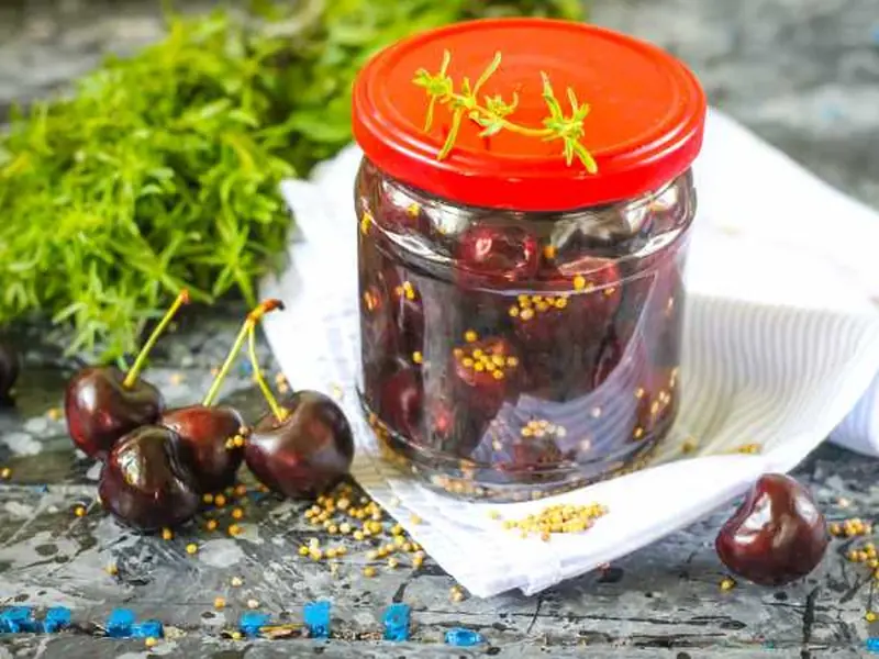 Pickled cherries: a recipe for a popular appetizer.