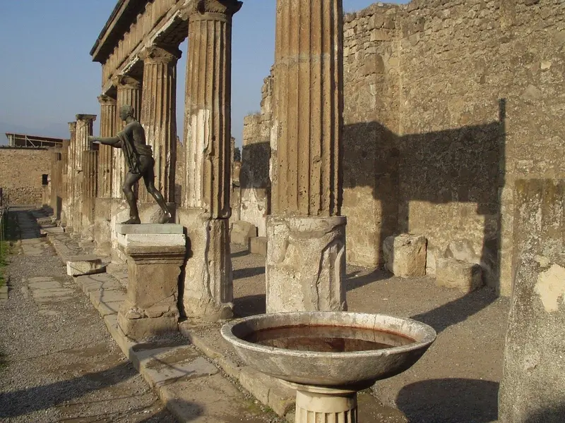 People returned to Pompeii