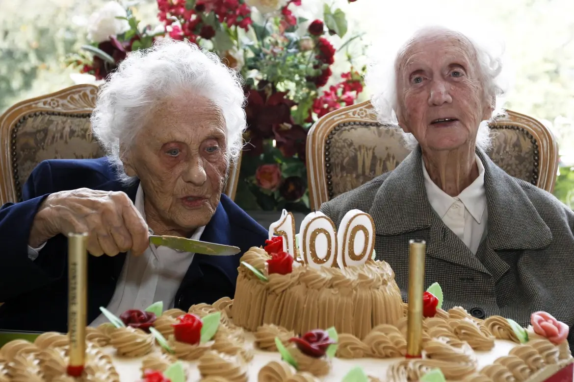 People who live to be 100 have a unique relationship with diseases