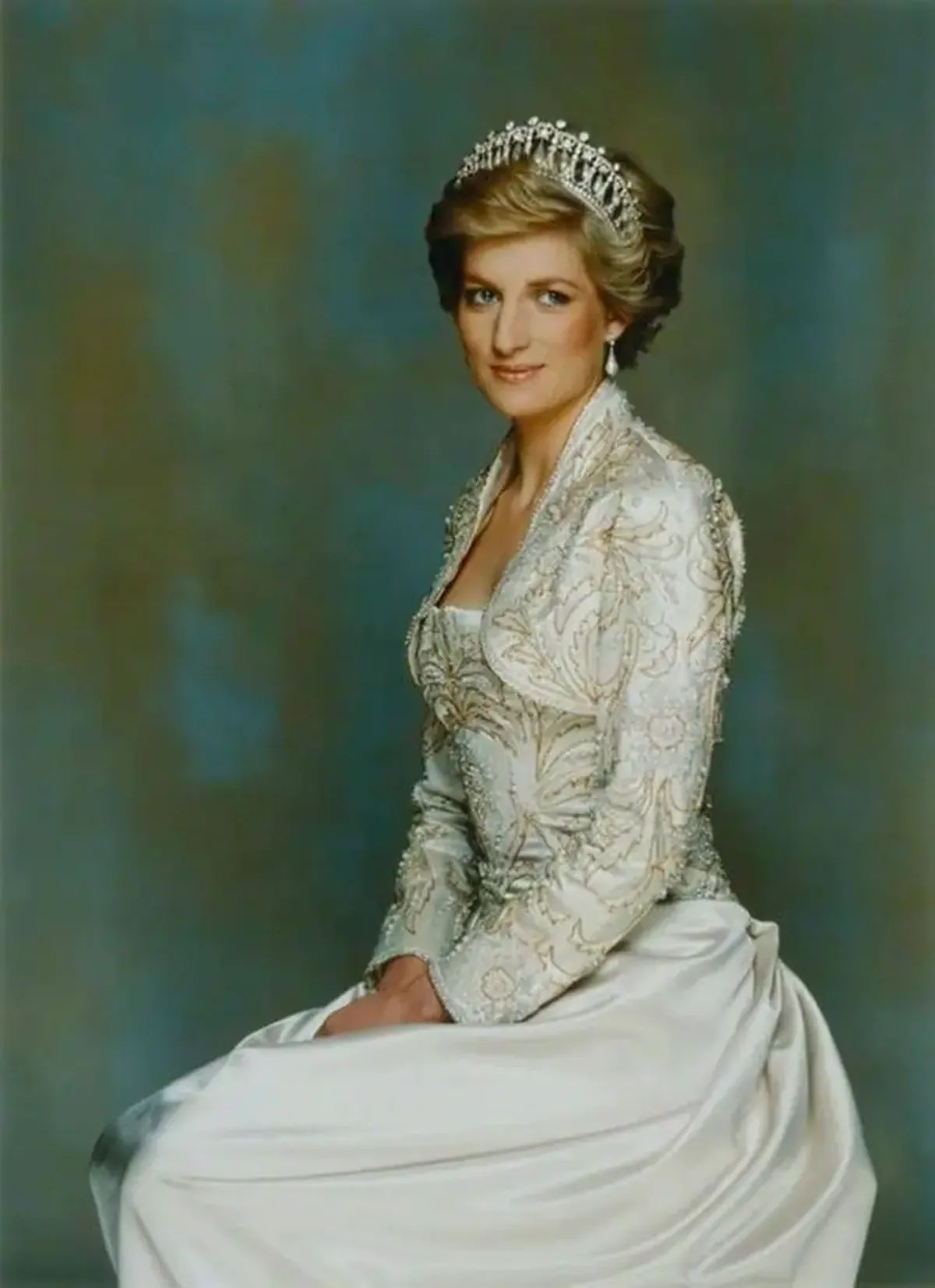 Dissolved in Legend: The Phenomenon of Princess Diana