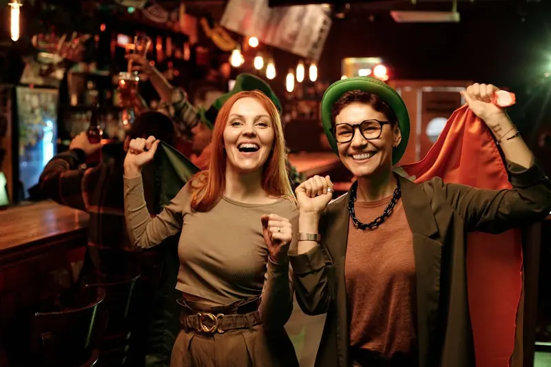 Pub visitors feel happier than others.